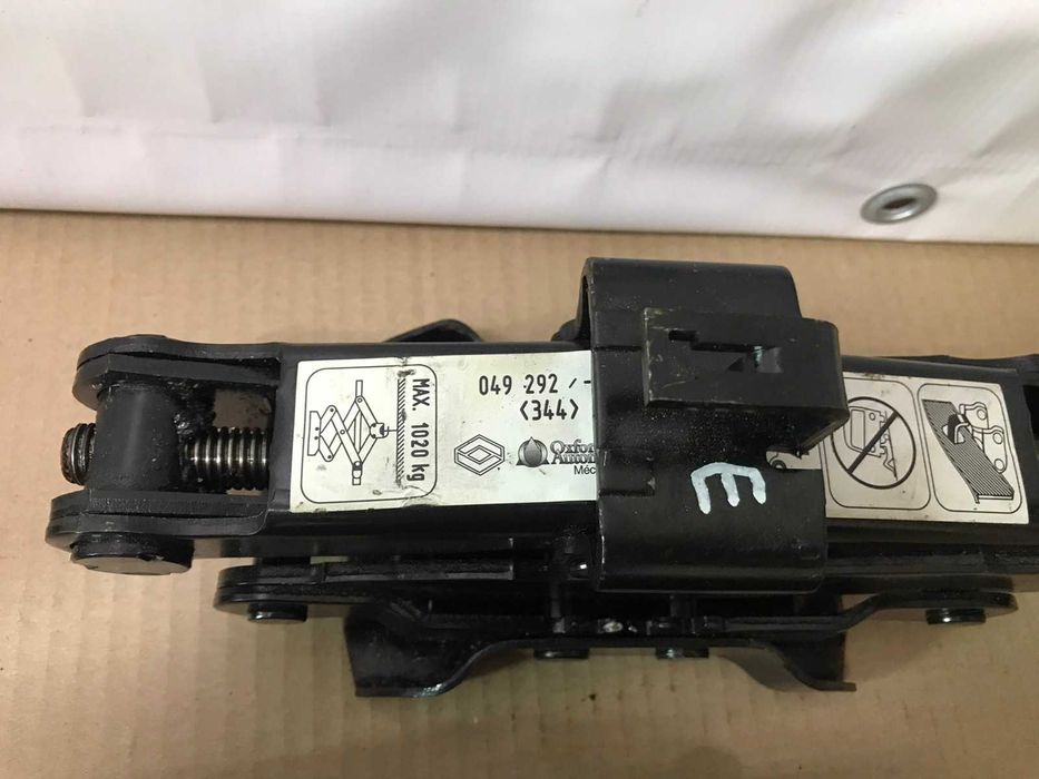 Домкрат Renault Laguna 1, Megane 1, Scenic 1, Kangoo 1