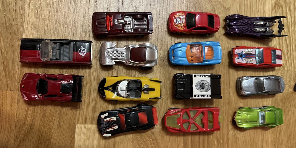 Коллекция машинок Hot Wheels