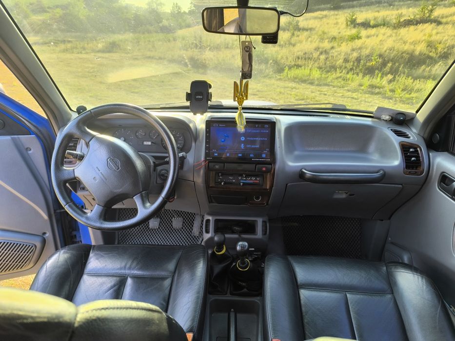 Nissan Terrano   2.7 tdi