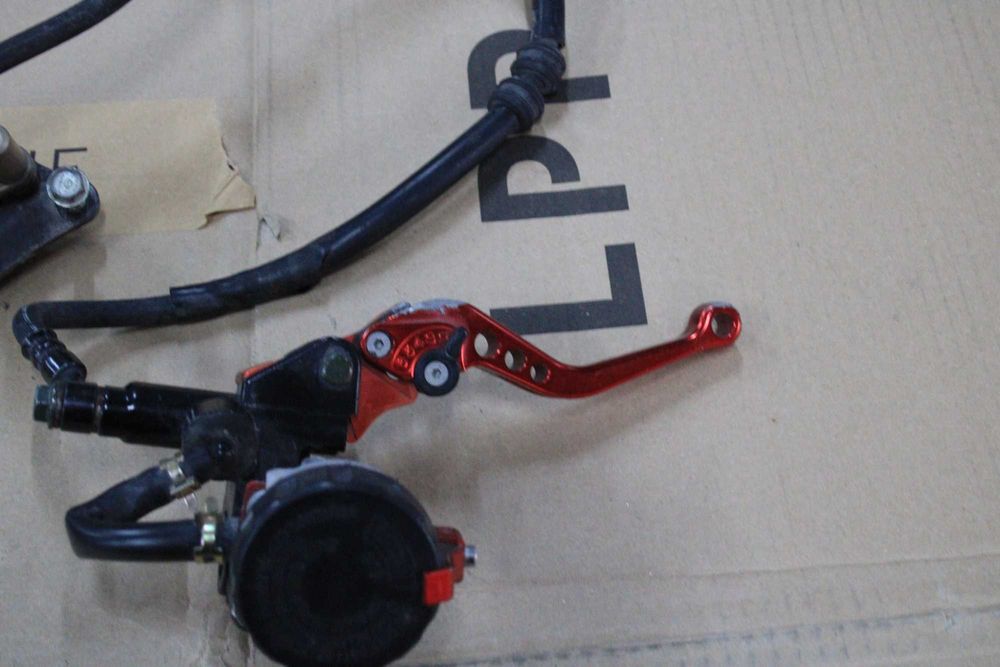 Zacisk Przód Przedni Pompa Hamulcowa Honda CBR 125 JC39 07-10 JC34