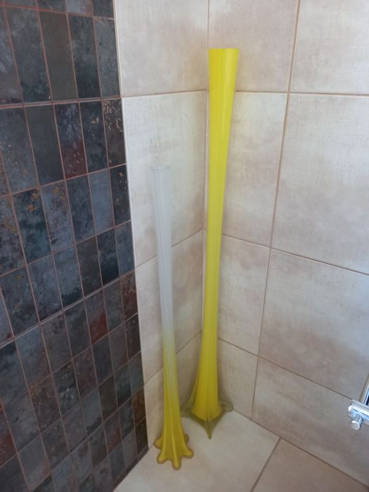 Solitários amarelos