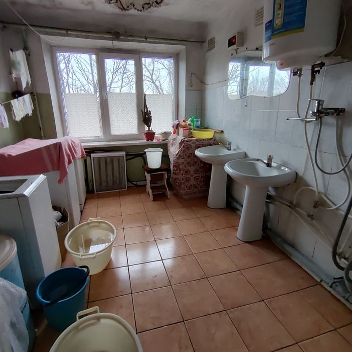 2 кімнати в гуртожитку на 44 кварталі по вул. Романа Шухевича