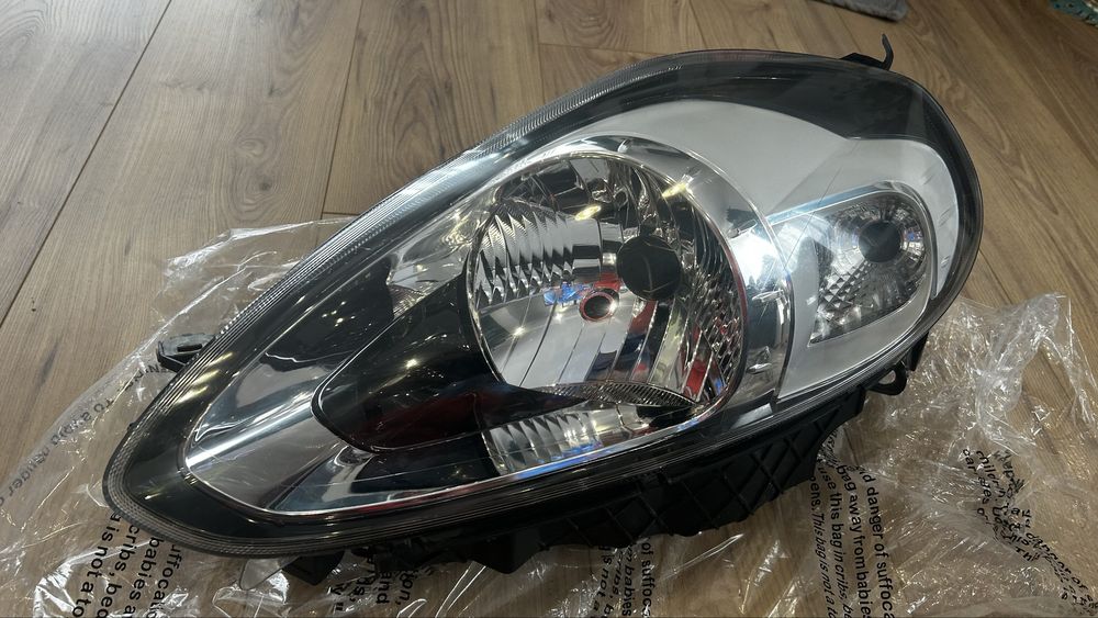 Lampa lewa Punto
