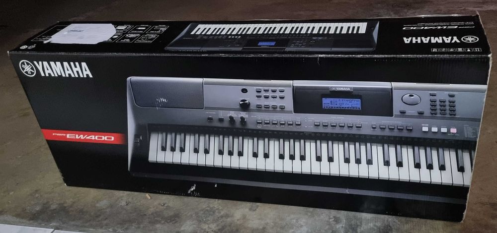 Teclado musical Yamaha PSR EW400