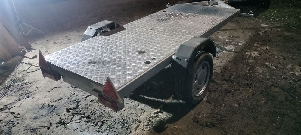 Atrelado para motos motocross. Ou outras com suspensão e amortecedores