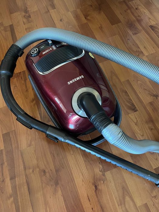Пилосос Samsung VC21F60 Зламаний фіксатор кришки