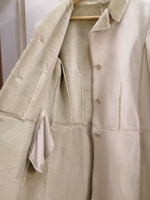 Várias peças de roupa