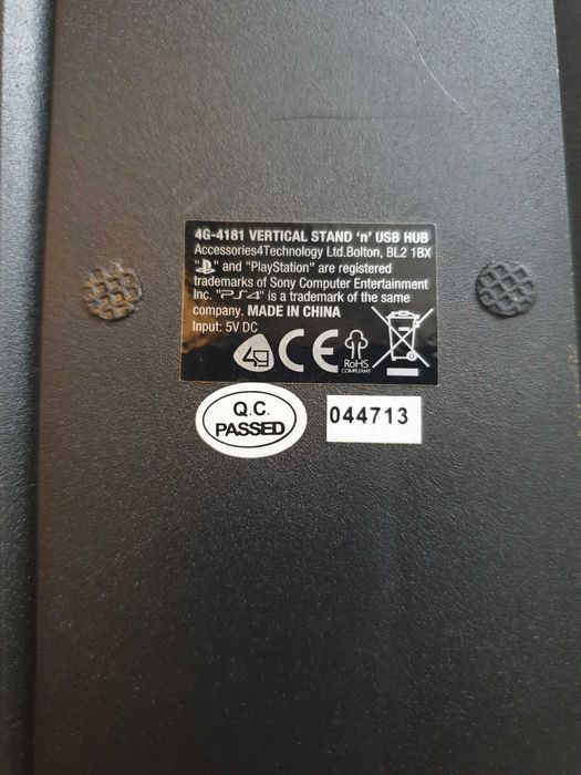 4Gamers Koncentrator Vertical Stand 'n' USB do PS4 4G-4181