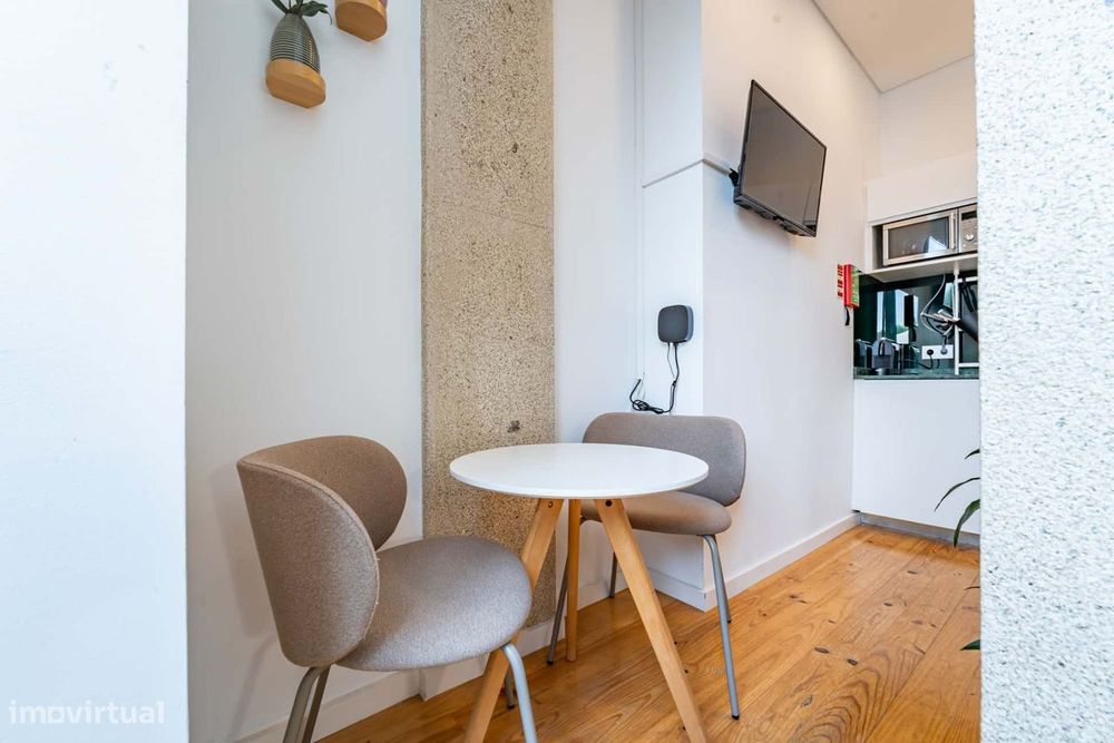 Complete studio in Bonfim, with working area