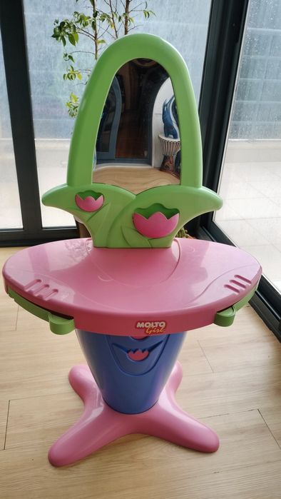 Mesa de maquilhagem menina