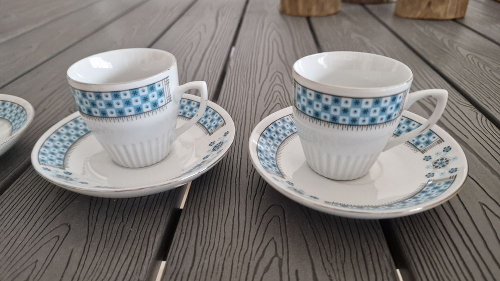 Conjunto de 3 chávenas e 3 pires de café vintage