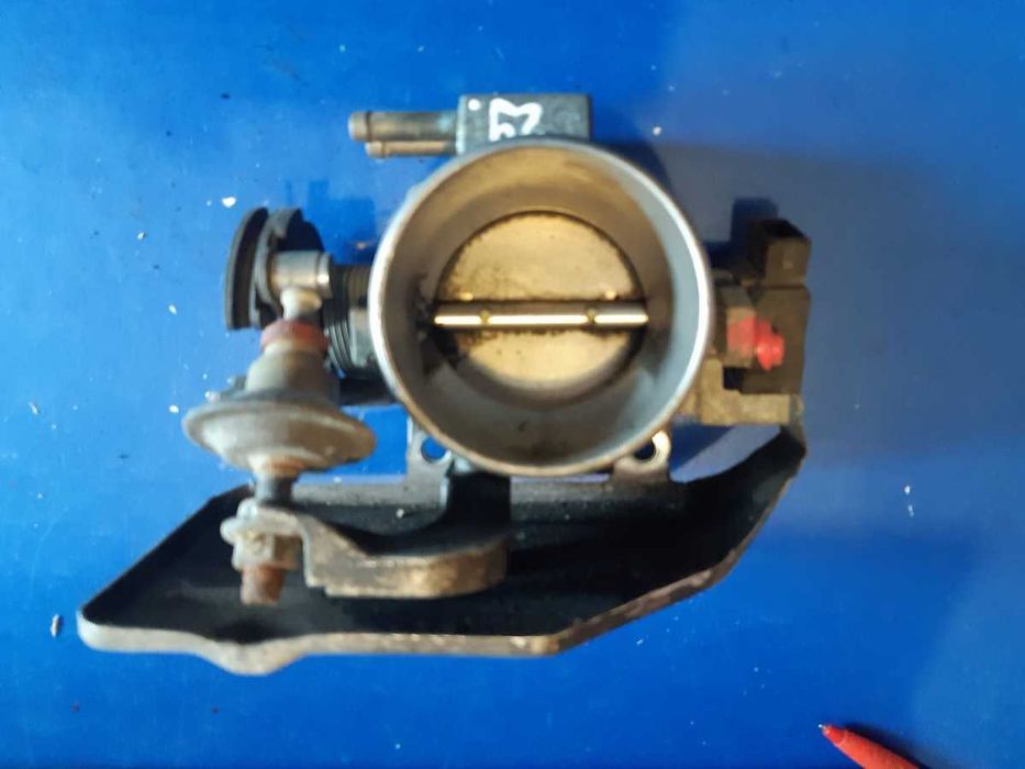 Przepustnica powietrza Vw Passat B4 Golf 526'021 061M 2.8 VR6