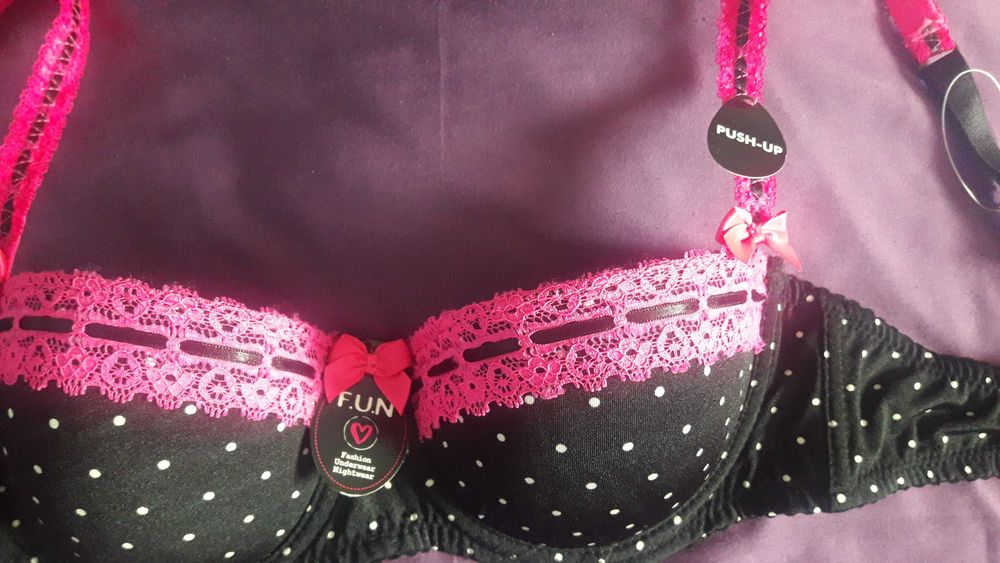 Женский комплект: трусы и лифчик