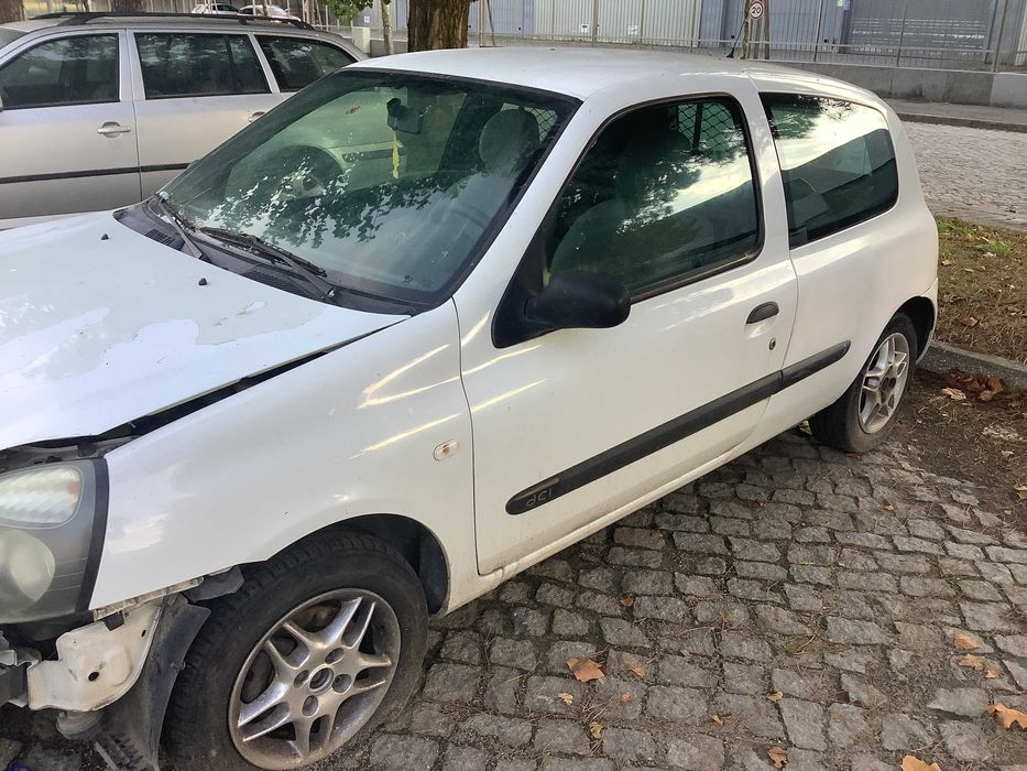 Renault Clio II 1.5 DCi - 2003 - Para peças