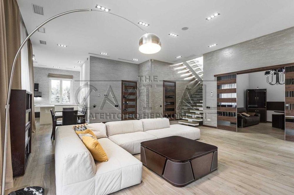 Преміальний маєток у серці Козина