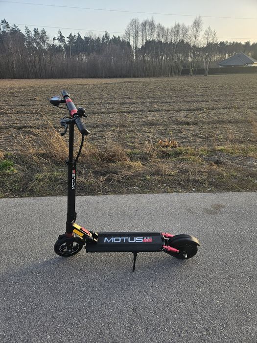 Hulajnoga motus 8.5 pro lite przebieg 933km.   Odbiór osobisty!!!