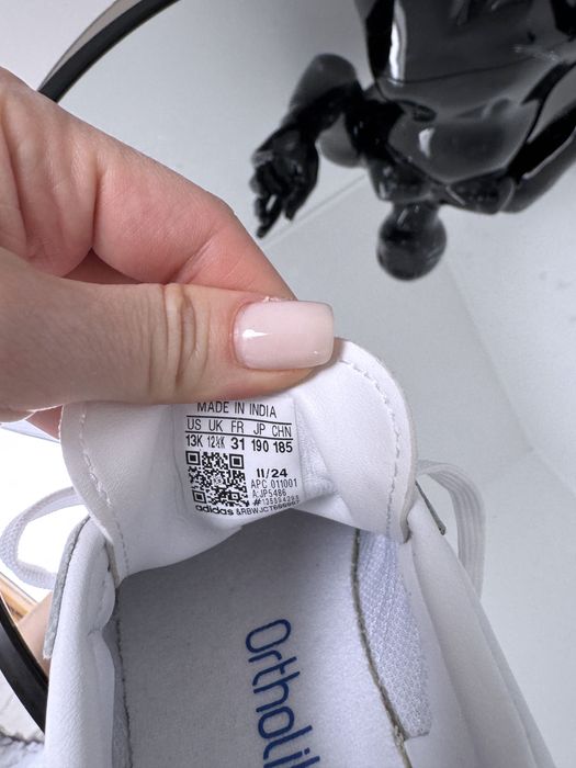 Легендарные качественные кроссовки Adidas Samba 30/31р