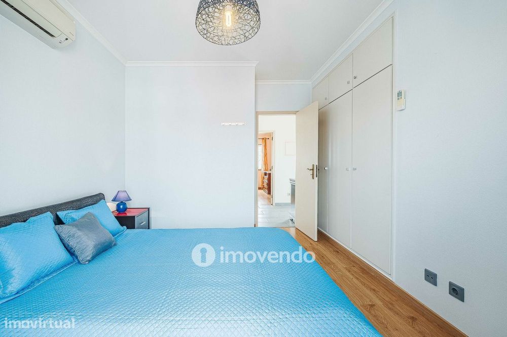 Moradia T4 com garagem e espaço exterior enorme, em Coruche