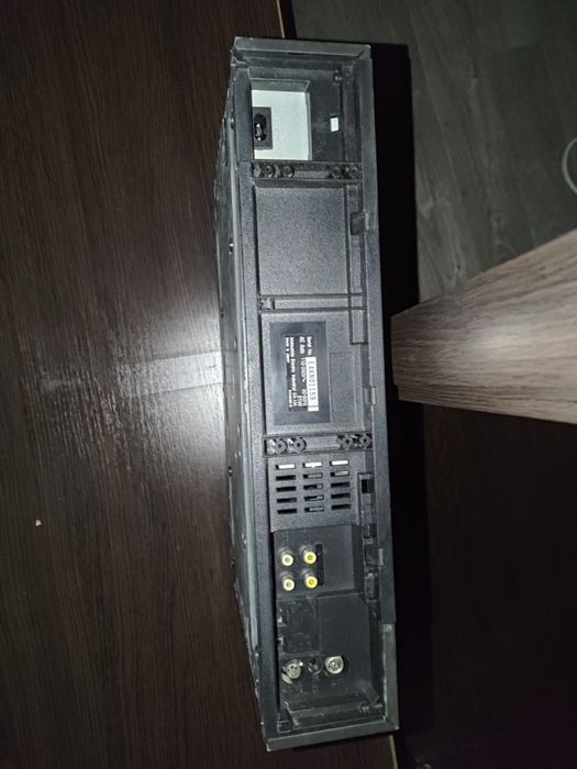 Касетний відеомагнітофон Panasonic NV SD 420