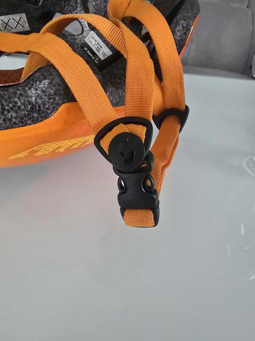 Kask Scott rowerowy 50 - 56 cm ze światłami