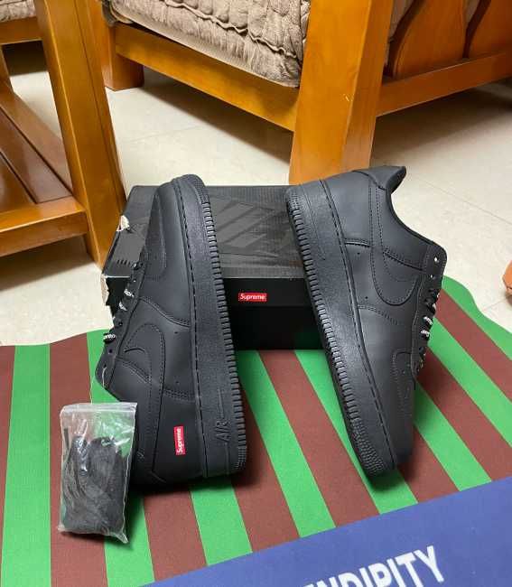 Nike Air Force 1 Low Supreme Black R.40