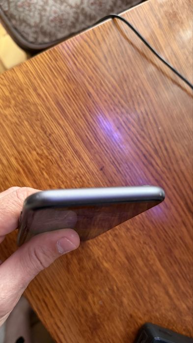 Телефон iPhone 11