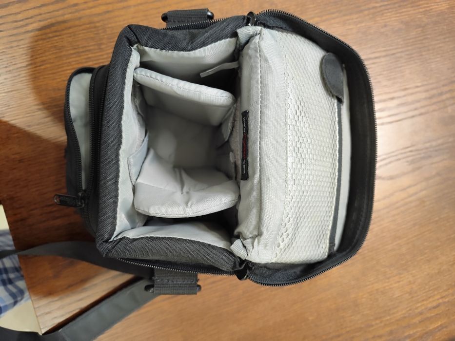 Сумка для фотоапарата LOWEPRO Nova mini AW
-Оригінал
-Стан нової(Без с