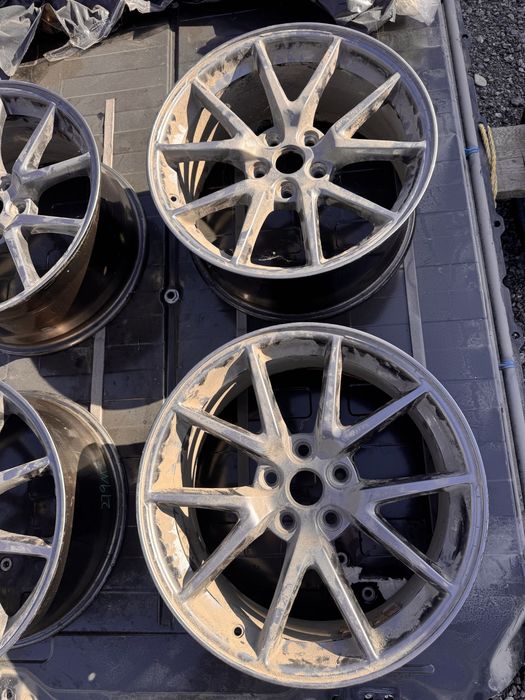 Диски R18 tesla Model 3