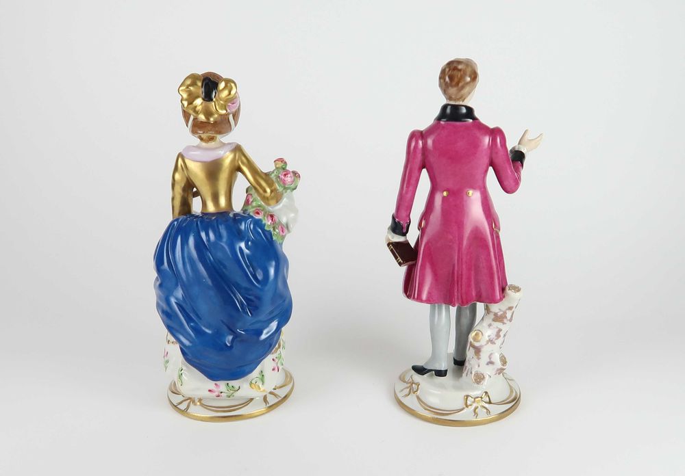Par de Jovens Fidalgos - Figuras em Porcelana Artibus