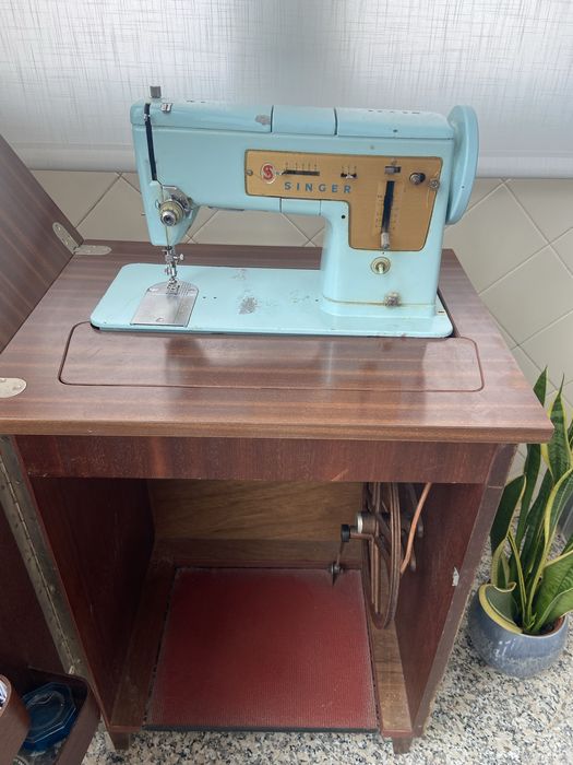 Maquina de costura singer azul