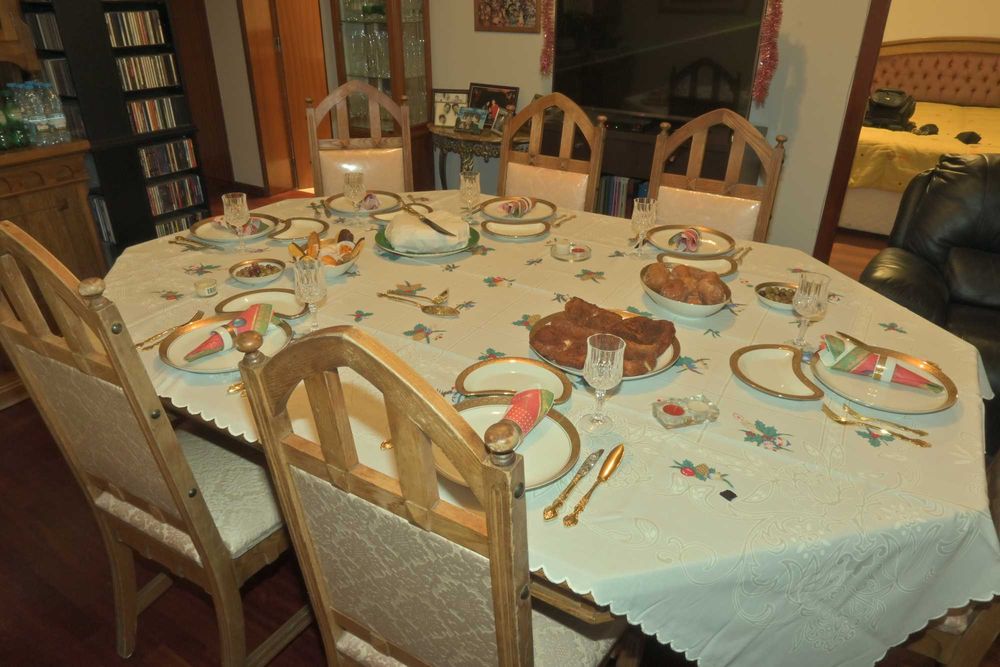 Mesa de jantar em madeira maciça de carvalho 8-12 lugares.