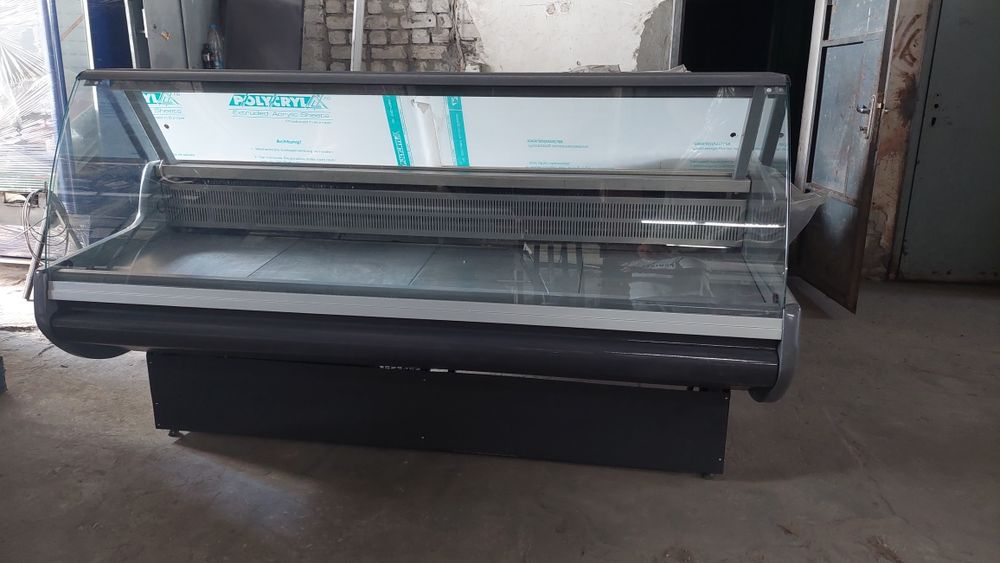 Холодильная торговая гастрономическая витрина 2м