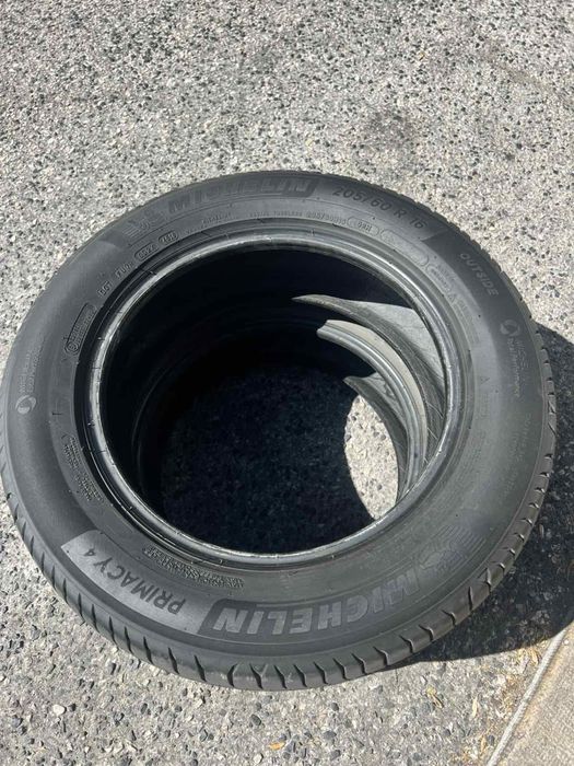 205/60/16 Michelin 2 pneus