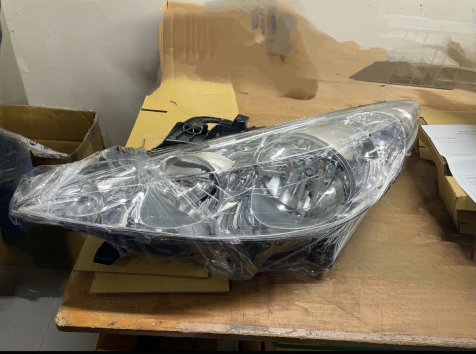 Farol Peugeot 207 PARTIDO