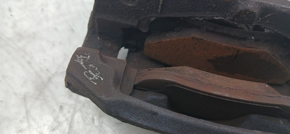 Pinça travão / maxila de travão frente direita PEUGEOT 107