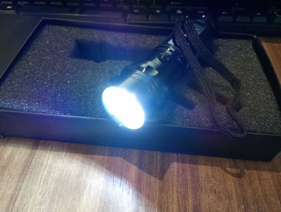 latarka 14 LED + 3 baterie AAA