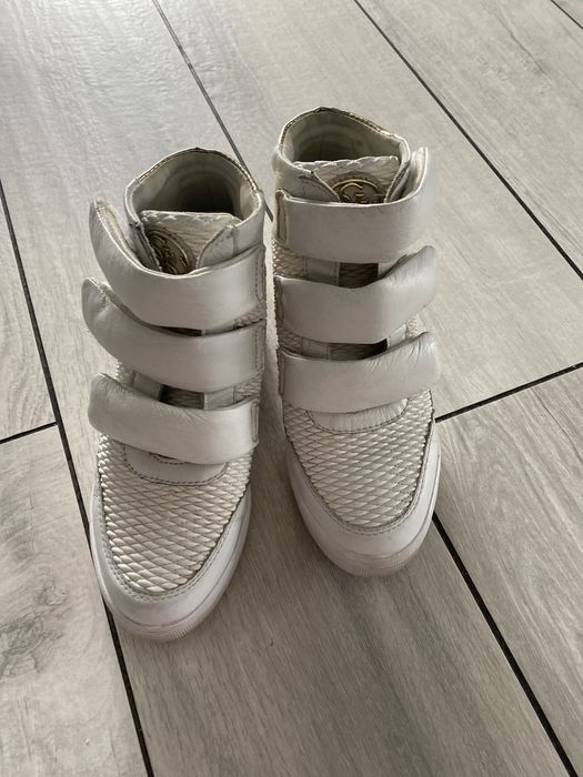 Wysokue sneakersy Guess rozm 38