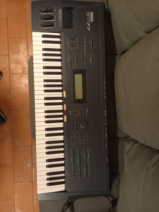 Sitetizador Yamaha SY77