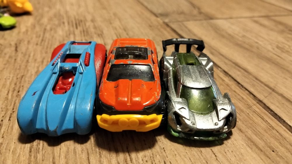 Машинка моделька