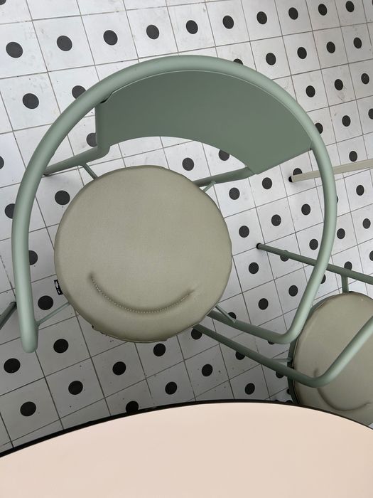 Conjunto de mesas e cadeiras verde - Adico