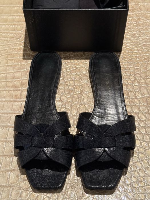 Sandálias Saint Laurent