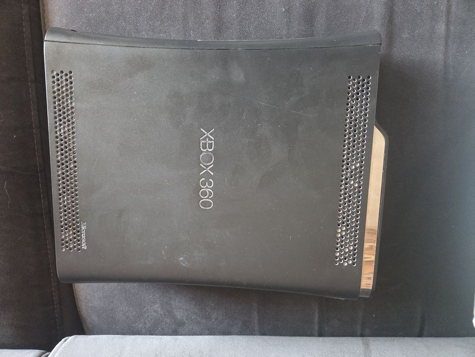 Xbox  360 / 3 x Pad / kabelki / dysk /gry / kinect