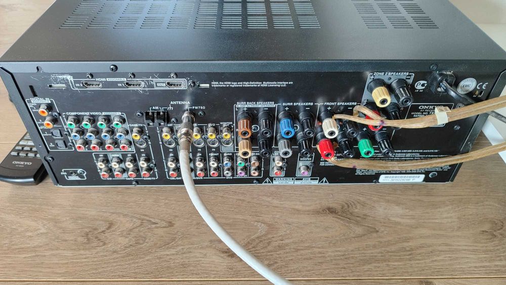 Amplituner ONKYO TX-SR 605