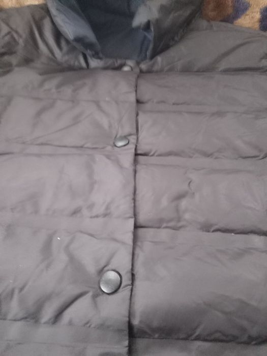 Жіноча куртка темного кольору