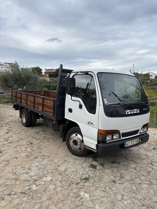Isuzu NKR 3.0 em óptimo estado