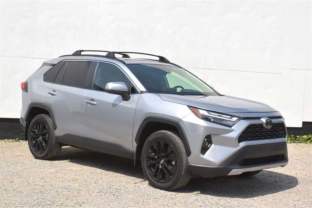 Toyota RAV4 XLE Premium      2024
