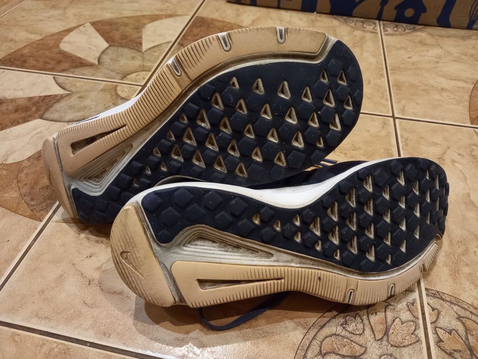 Adidasy nike 40 do biegania i nie tylko