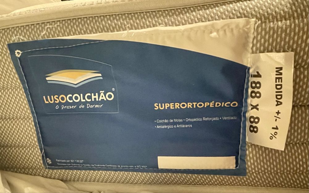 Sofá-Cama 90x200 Como Novo + 2 Colchões Ortopédicos Luso Colchão