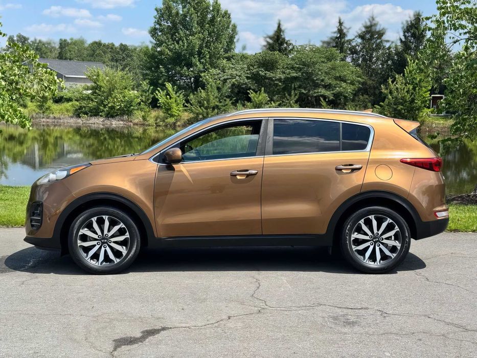 Kia Sportage EX      2017