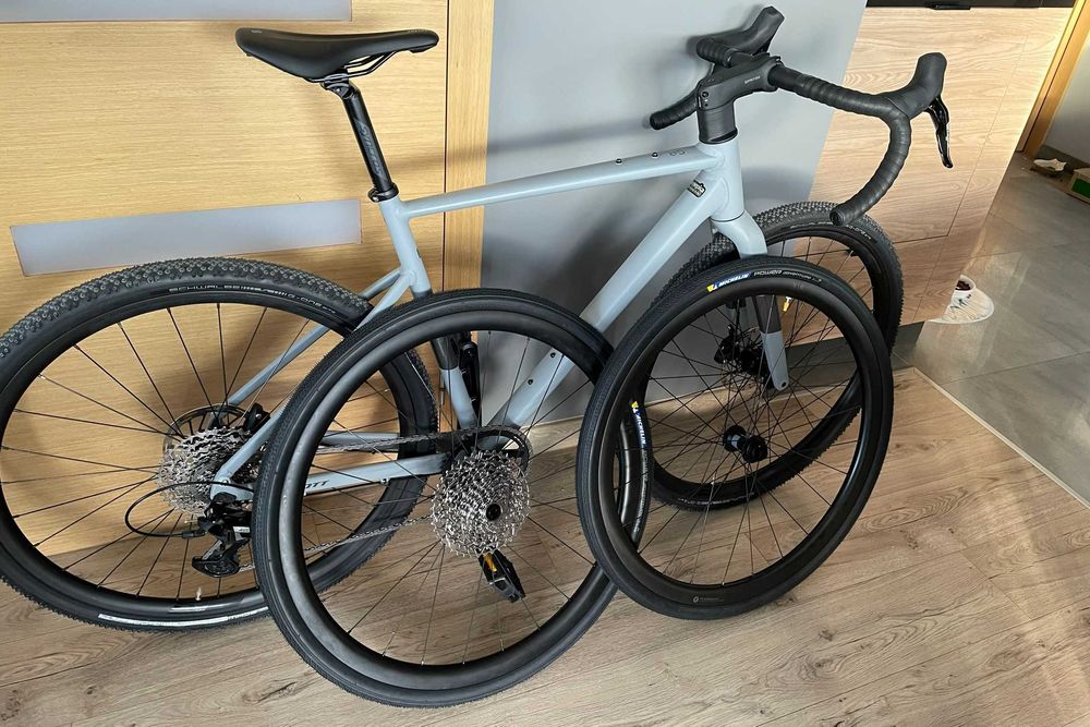 Koła obręcze Syncros Race X25 i opony Schwalbe G-One Bite Perf 700x45C